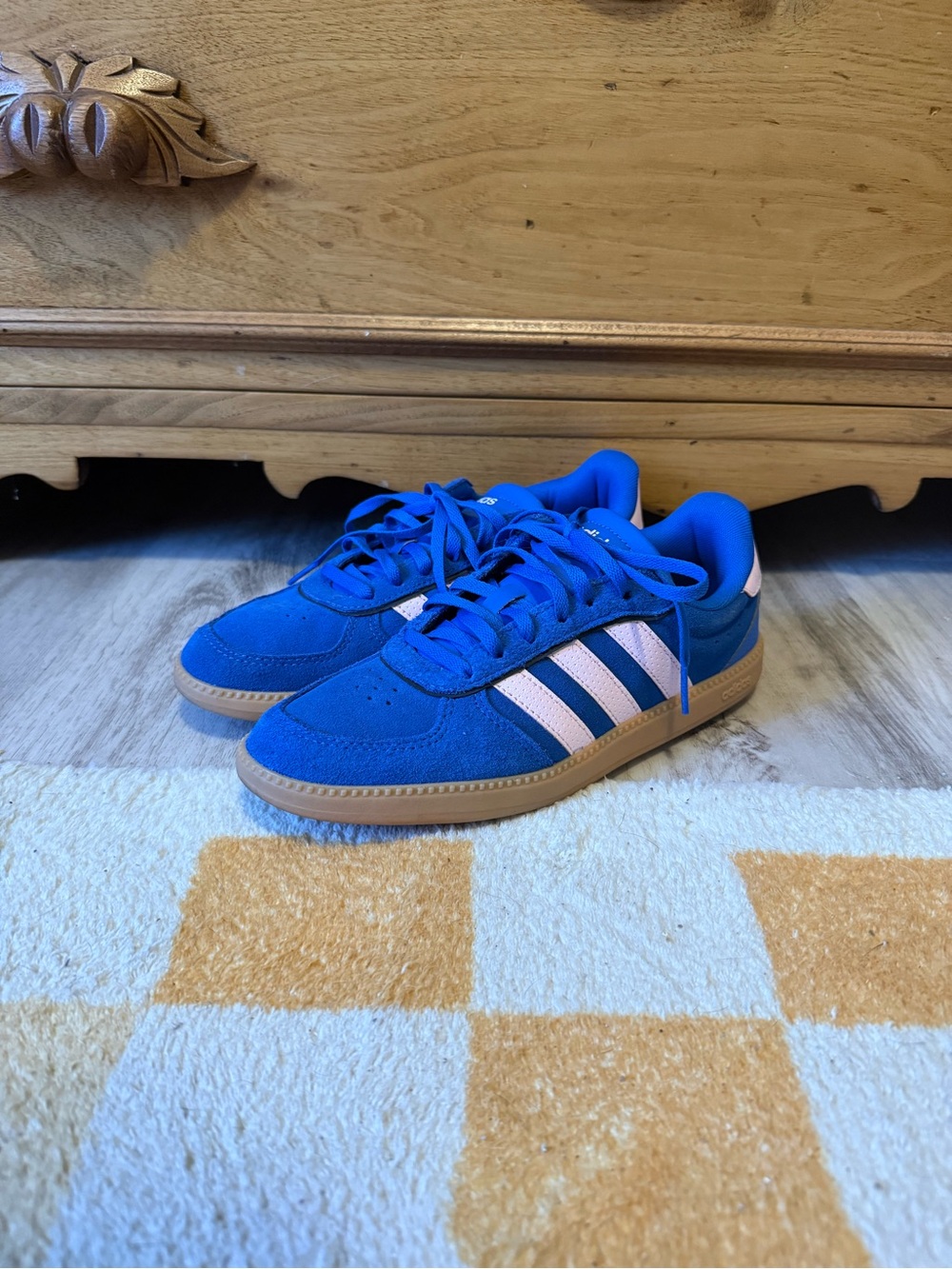 adidas Breaknet blue with pink stripes